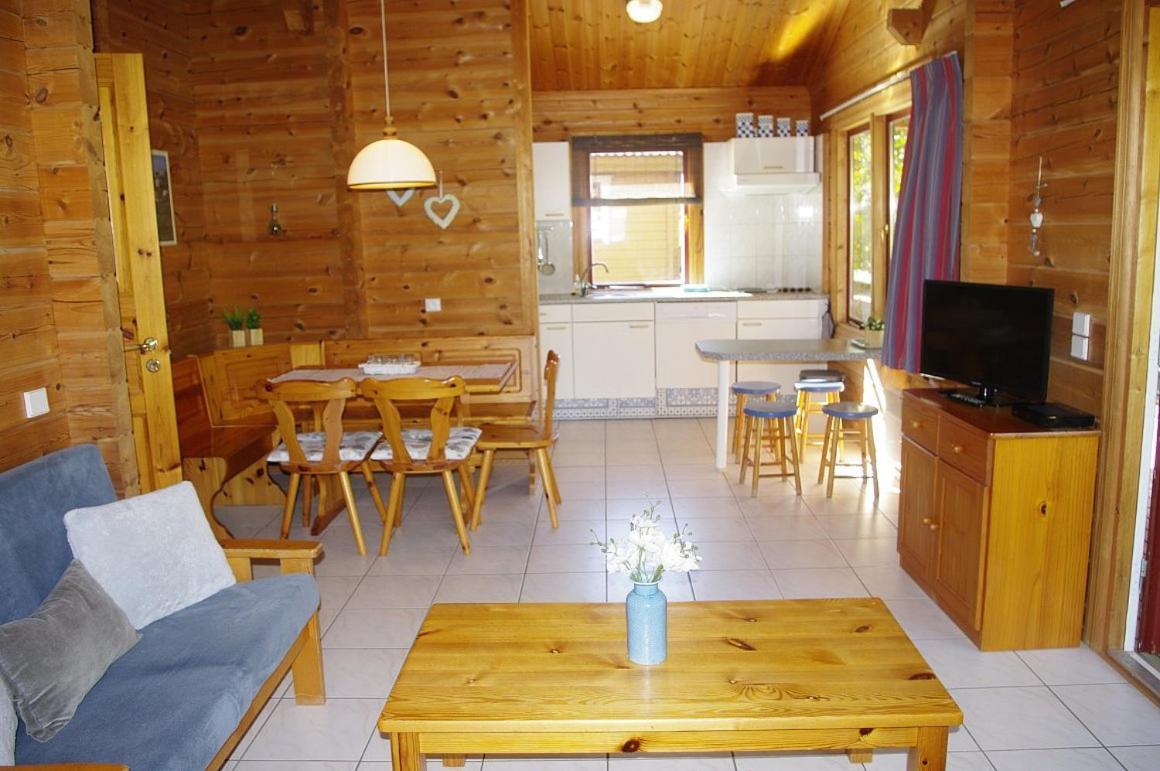 Chalets du Soleil Mauroux  Exterior foto